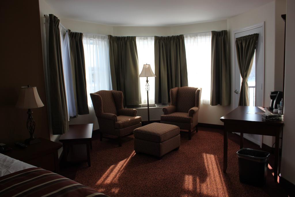 Lanes Riverhouse Inn & Cottages Montague Habitación foto