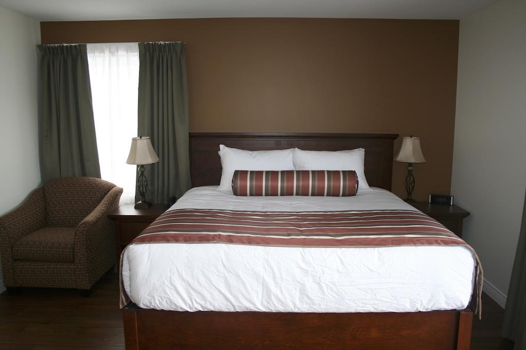 Lanes Riverhouse Inn & Cottages Montague Habitación foto