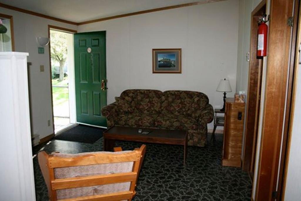 Lanes Riverhouse Inn & Cottages Montague Habitación foto